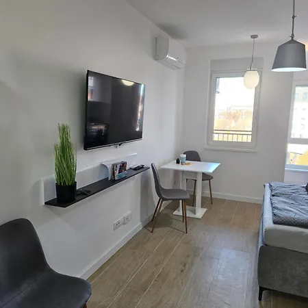 Natalija Aparthotel *